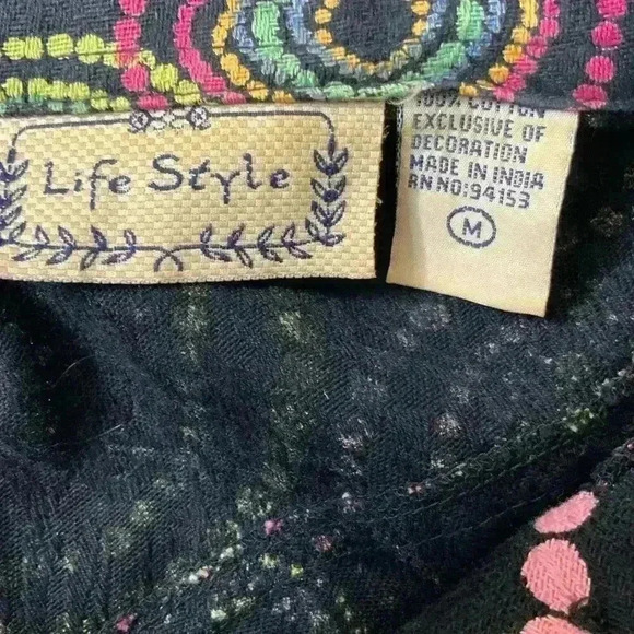 Life Style Blouse Women's Size Medium Paisley Textured Long Sleeves Shirt - Picture 5 of 6